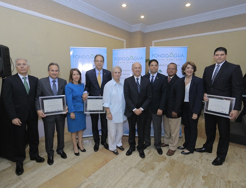 Fondo de Agua Santo Domingo firma acuerdo de colaboración con ... - Periódico elDinero