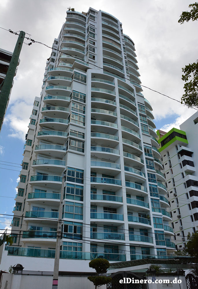 10. Torre Carib: Es otra de las edificaciones que más caracterizan la avenida Anacaona, la cual cuenta con 23 pisos edificados en 85 metros de altura. | Lésther Álvarez