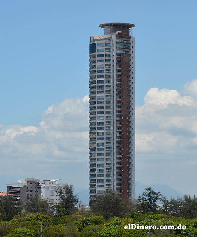 1. La Torre Caney ocupa el primer puesto entre los edificios más altos de Santo Domingo. | Lésther Álvarez