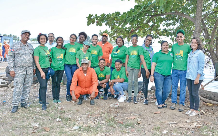 voluntarios fundacion farach rios ozama isabela